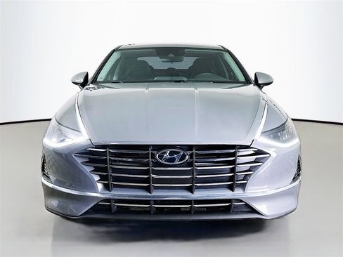 Used 2020 Hyundai Sonata SE w/ Preferred Accessory Package image 2