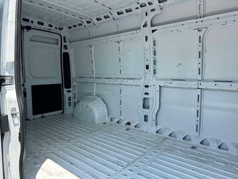 Used 2026 RAM ProMaster 2500 w/ Convenience Group FWD image 36