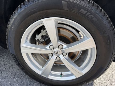 Used 2017 Volvo XC90 T5 Momentum w/ Vision Package image 33