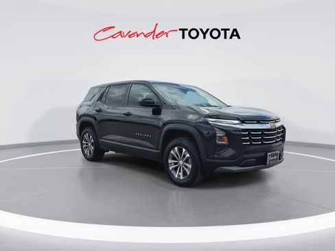 Used 2026 Chevrolet Equinox LT FWD image 2