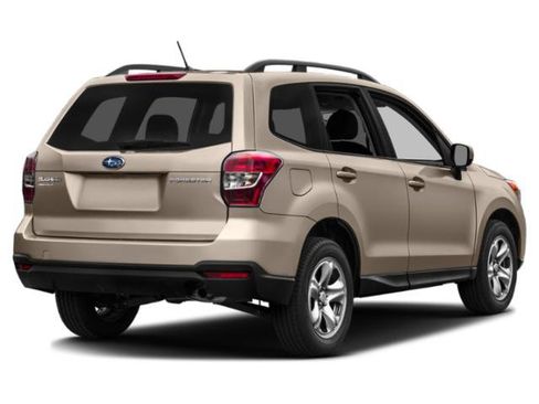 Used 2015 Subaru Forester 2.5i Premium AWD/4WD image 2