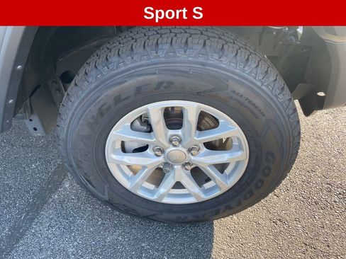 Used 2023 Jeep Wrangler Sport S image 14