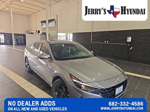Certified 2023 Hyundai Elantra SEL FWD image 4