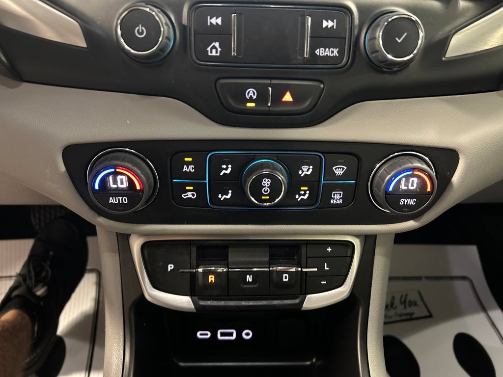 Used 2023 GMC Terrain SLT FWD image 19