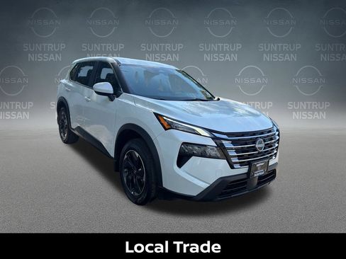 Certified 2026 Nissan Rogue SV AWD/4WD image 9