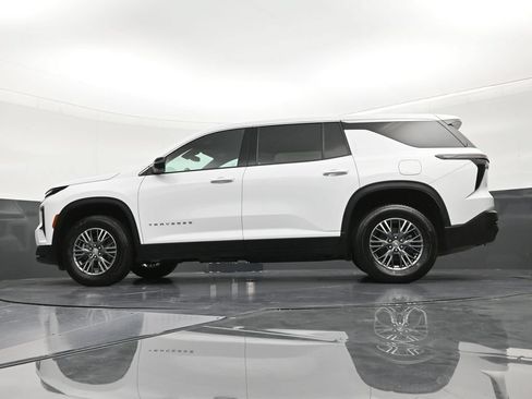 Used 2024 Chevrolet Traverse LS FWD image 21