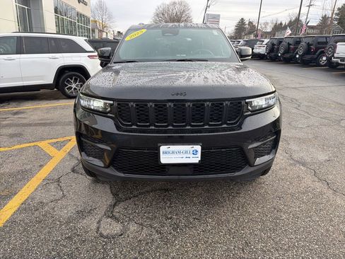 Certified 2025 Jeep Grand Cherokee Altitude image 25