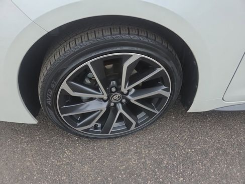 Used 2020 Toyota Corolla XSE image 9