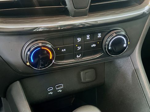 Used 2025 Buick Encore GX Preferred image 23