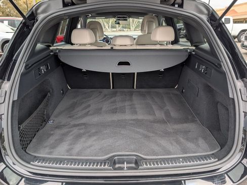 Used 2024 Mercedes-Benz GLC 300 image 9