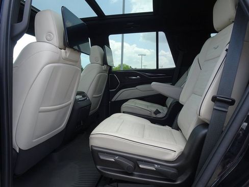 Used 2021 Cadillac Escalade Sport w/ Driver Assist Tech Package AWD/4WD image 16