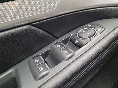 Used 2017 Ford Explorer XLT image 27