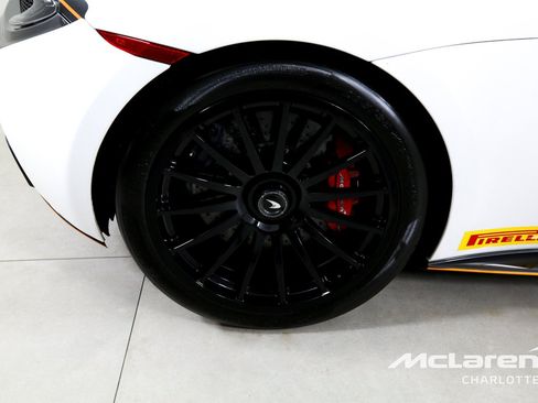 Used 2020 McLaren 620R RWD image 26