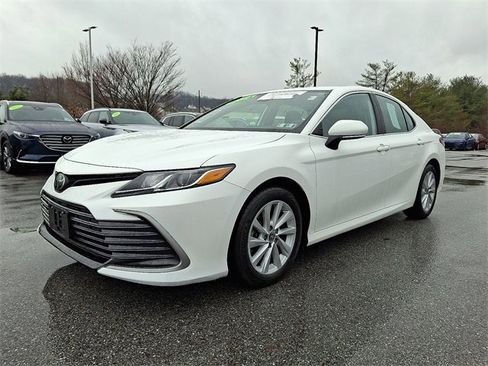 Certified 2024 Toyota Camry LE image 3