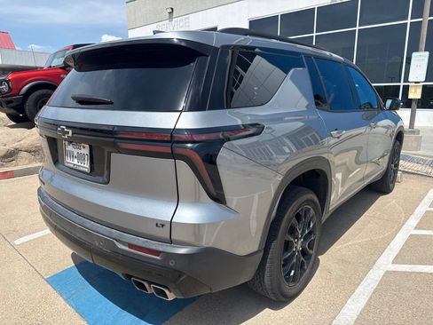 Used 2024 Chevrolet Traverse LT w/ Midnight/Sport Edition FWD image 6