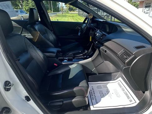 Used 2017 Honda Accord Sport Special Edition image 31