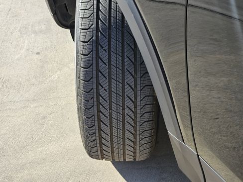 Certified 2025 Mercedes-Benz GLB 250 4MATIC image 12