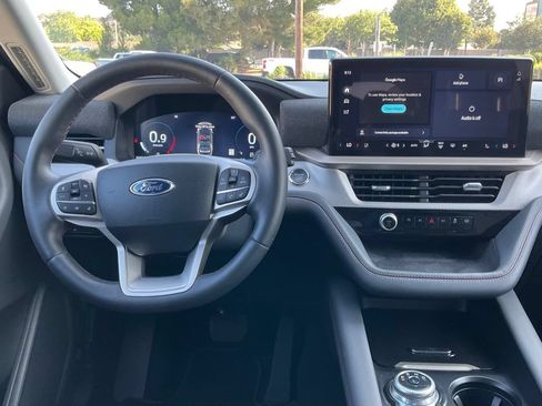 Used 2025 Ford Explorer Active w/ Active Comfort Package RWD image 31