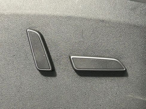 Used 2023 Tesla Model Y Long Range image 8