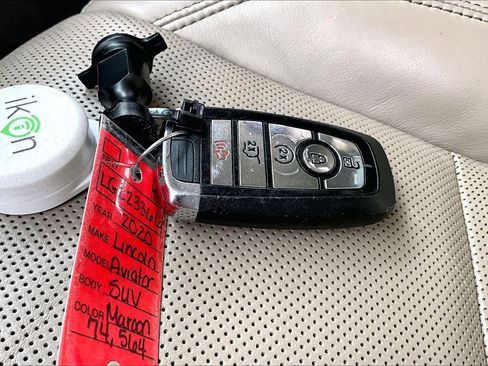 Used 2020 Lincoln Aviator Reserve image 13