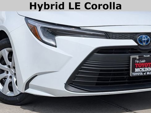 Used 2025 Toyota Corolla LE image 3