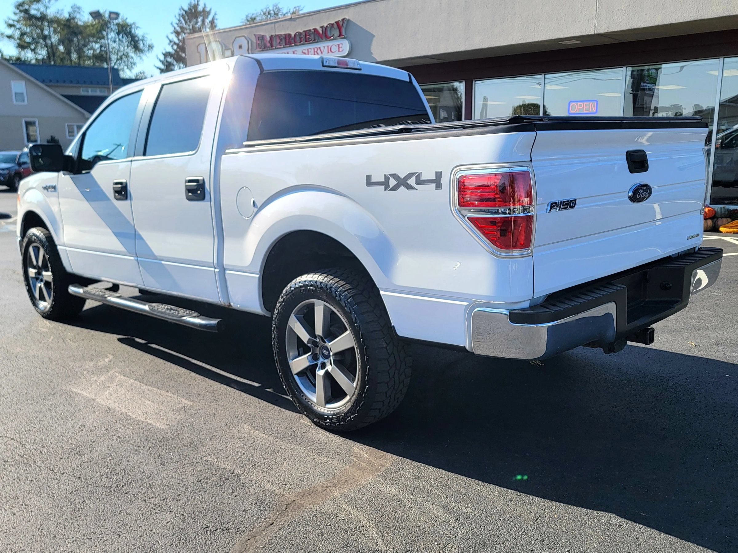 Used 2014 Ford F150 XLT w/ Equipment Group 301A Mid AWD/4WD image 6