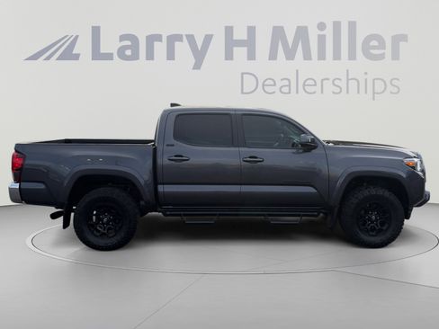 Used 2020 Toyota Tacoma SR5 RWD image 6