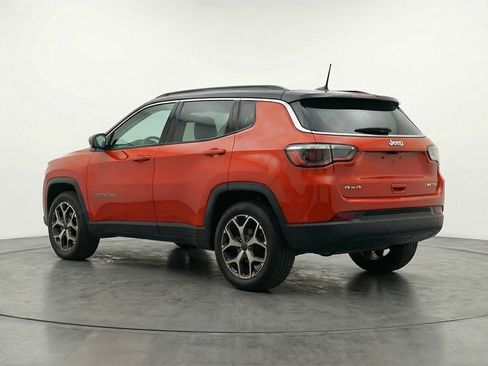 Used 2025 Jeep Compass Limited image 6