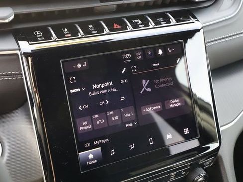 New 2025 Jeep Grand Cherokee Altitude AWD/4WD image 29
