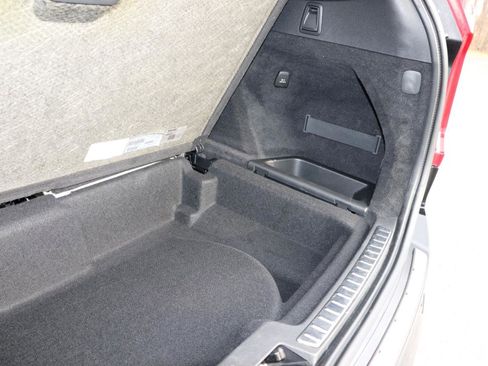 Used 2019 Volvo XC90 T6 Momentum w/ Advanced Package image 8