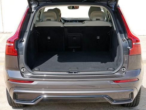 Used 2025 Volvo XC60 B5 Plus w/ Climate Package AWD/4WD image 10