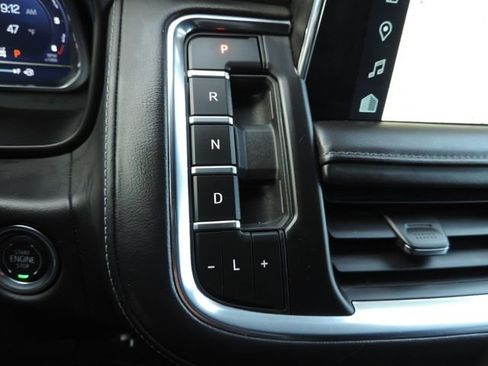 Certified 2024 Chevrolet Suburban Z71 w/ Luxury Package image 30