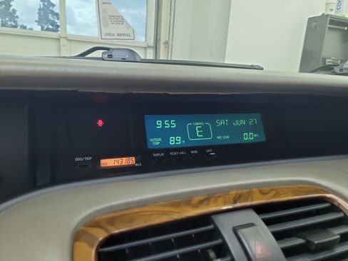 Used 2000 Toyota Avalon XLS FWD image 26