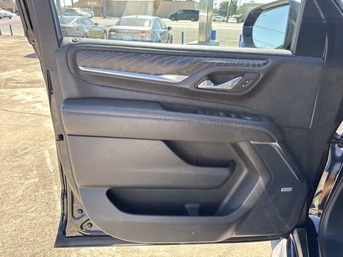 Used 2023 GMC Yukon Denali image 42