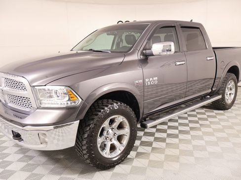Used 2017 RAM 1500 Laramie w/ Convenience Group AWD/4WD image 11