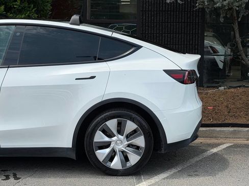Used 2023 Tesla Model Y Long Range AWD/4WD image 11