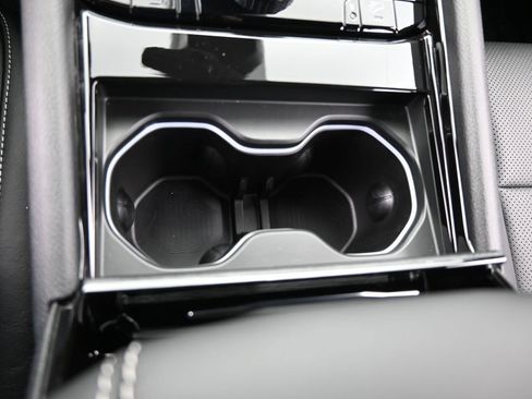 Used 2024 Jeep Grand Cherokee L Overland w/ Advanced Protech Group III image 34