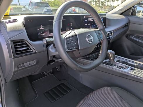 Certified 2026 Nissan Sentra SR w/ Floor Mat Package FWD image 11