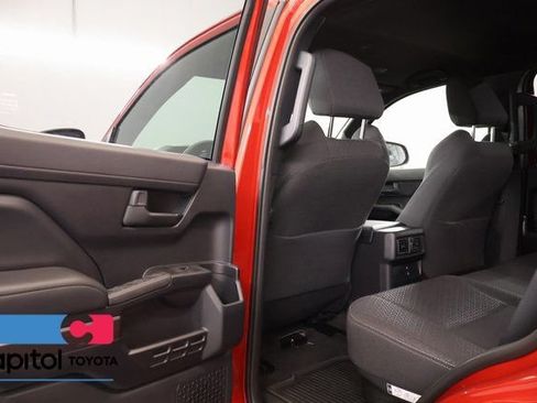 Certified 2025 Toyota 4Runner SR5 AWD/4WD image 29