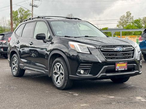 Used 2024 Subaru Forester Premium AWD/4WD image 1