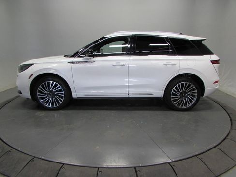 Used 2022 Lincoln Corsair Reserve w/ Equipment Group 201A AWD/4WD image 4
