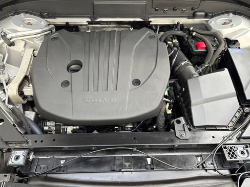 Certified 2022 Volvo XC60 B5 Inscription w/ Climate Package image 27