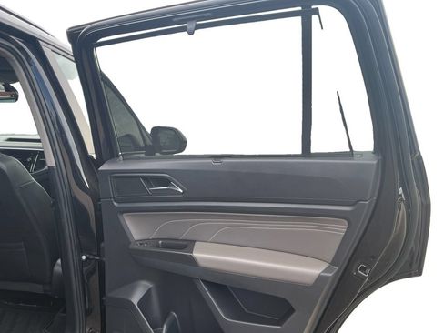Used 2023 Volkswagen Atlas SE w/ Panoramic Sunroof Package AWD/4WD image 17