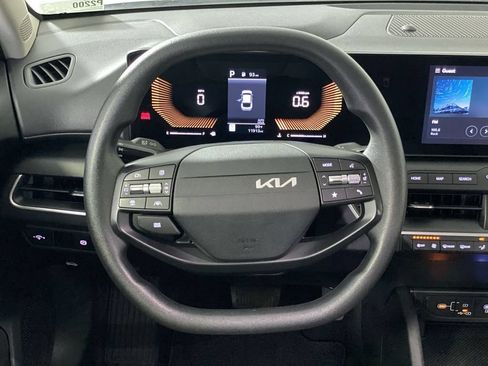 Used 2025 Kia K4 FWD image 16