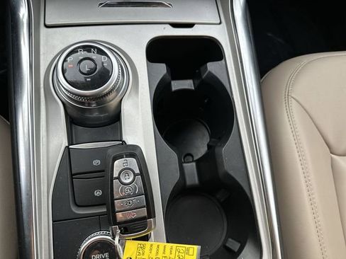 Used 2023 Ford Explorer XLT w/ Equipment Group 202A image 23