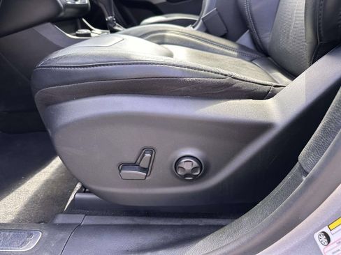 Used 2020 Jeep Cherokee Limited AWD/4WD image 11