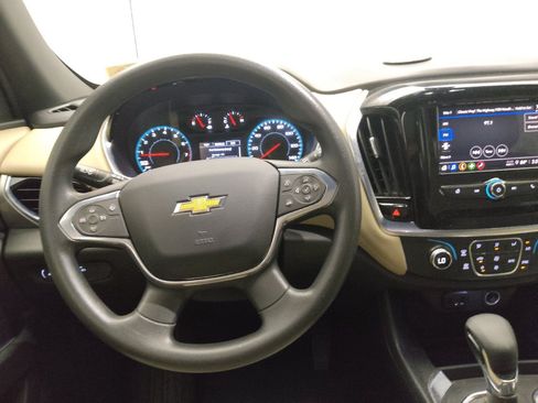 Used 2022 Chevrolet Traverse LS FWD image 22