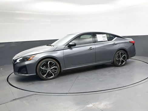 New 2026 Nissan Altima 2.5 SR FWD image 8