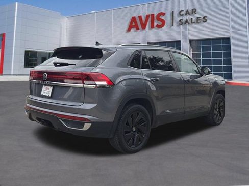 Used 2025 Volkswagen Atlas Cross Sport SE FWD image 6
