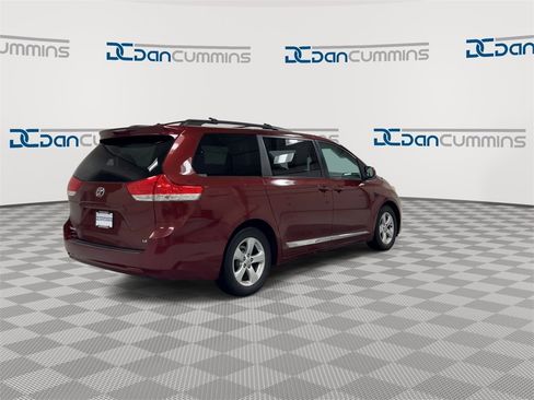 Used 2011 Toyota Sienna LE image 8